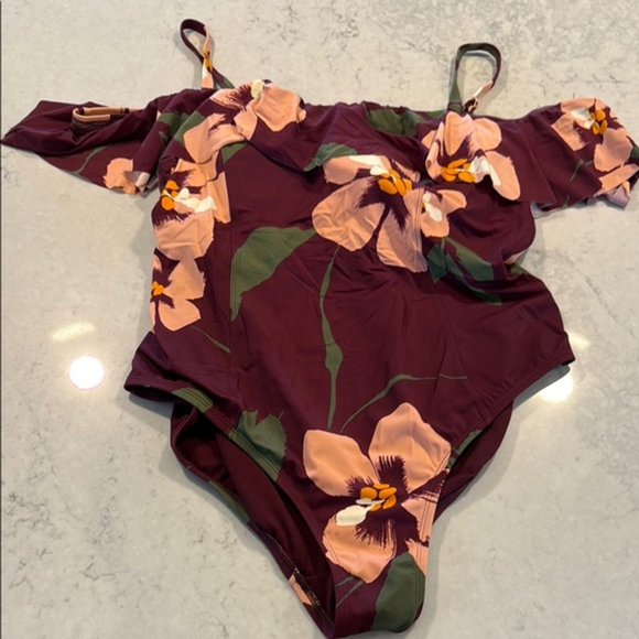EVRI Other - Evri Floral One Piece Swimsuit, removable straps size 2X